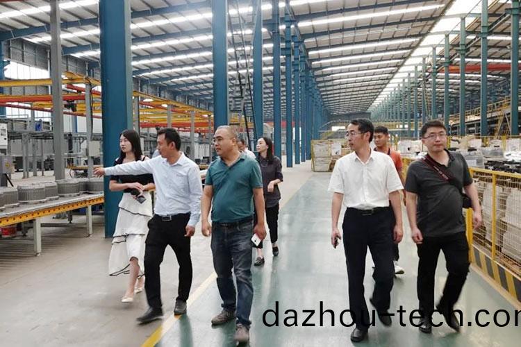 秋高气爽，和风呈祥，热烈欢迎大众日报调研组到正阳集团参观调研