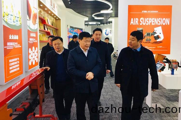 小寒落雪，祥瑞有余，县人大主任冒寒莅临正阳集团考察指导